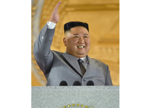 労働党創立75周年記念軍事パレードで祝賀演説を行った金正恩氏（2020年10月10日労働新聞より）