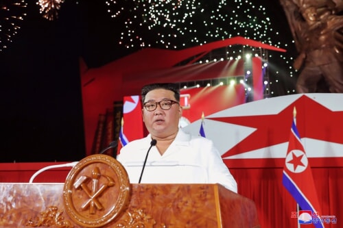 金正恩氏が朝鮮戦争休戦69周年記念行事で祝賀演説をした（2022年7月28日付朝鮮中央通信）