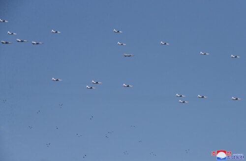 金正恩氏が長距離砲兵区分隊と空軍飛行隊の火力打撃訓練を指導（2022年10月10日付朝鮮中央通信）