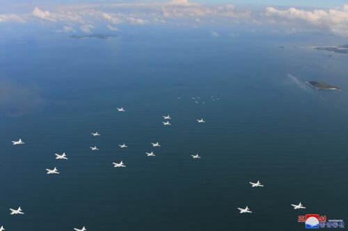 金正恩氏が長距離砲兵区分隊と空軍飛行隊の火力打撃訓練を指導（2022年10月10日付朝鮮中央通信）