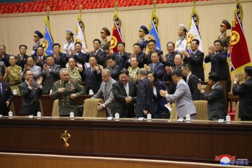 金正恩氏が朝鮮戦争休戦70周年記念報告大会に出席した（2023年7月28日付朝鮮中央通信）