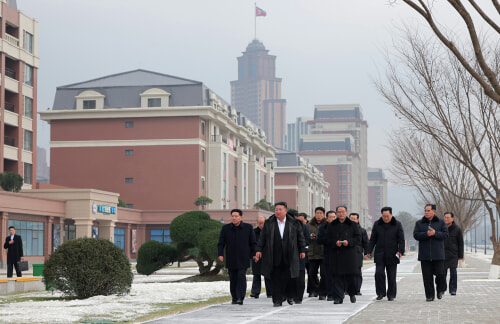金正恩氏が完工段階の和盛地区の建設を現地指導した（2026年1月11日付労働新聞）